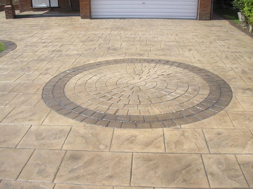 Driveway image 4