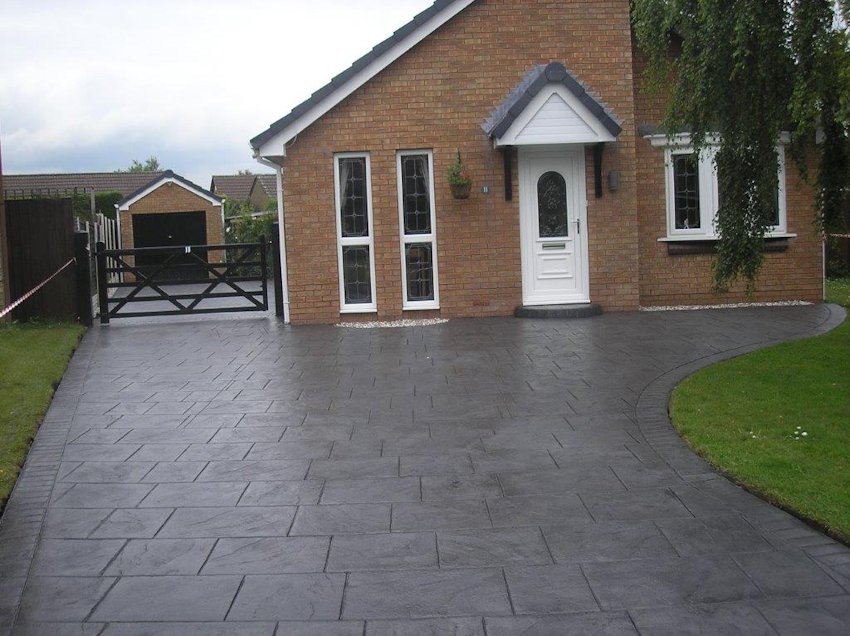Driveway image 7