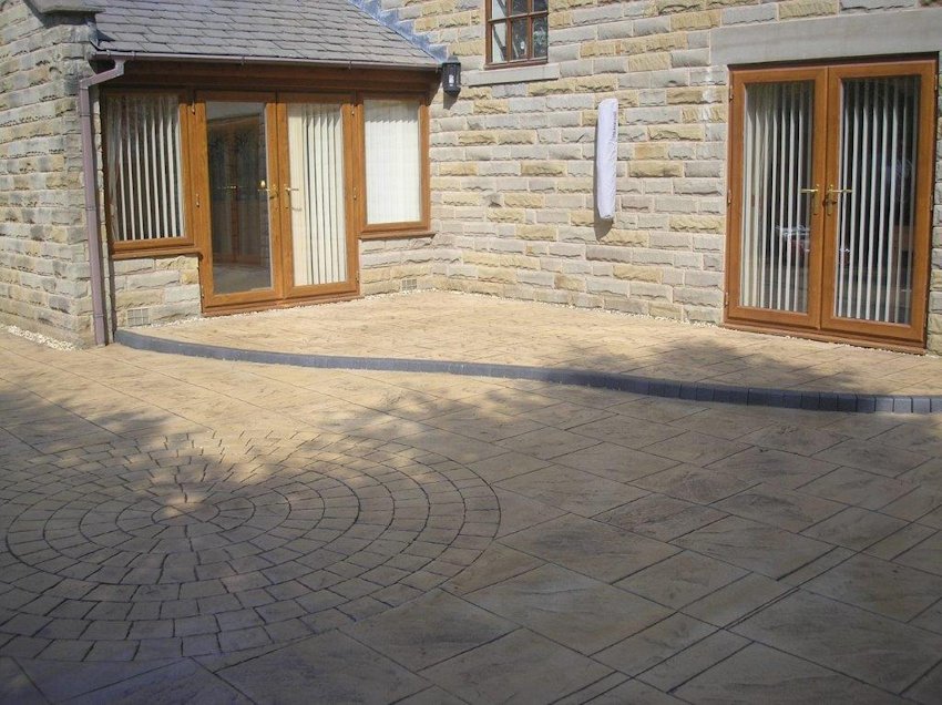 Driveway image 15